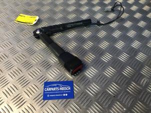 Used Seatbelt tensioner, right BMW 3 serie Touring (E91) 318i 16V Price € 52,50 Margin scheme offered by Carparts Heesch