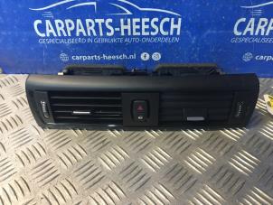 Used Dashboard vent BMW 1 serie (F20) 116i 1.6 16V Price € 21,00 Margin scheme offered by Carparts Heesch