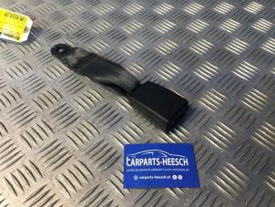 Used Rear seatbelt buckle, centre Ford C-Max (DXA) 1.0 Ti-VCT EcoBoost 12V 125 Price € 21,00 Margin scheme offered by Carparts Heesch