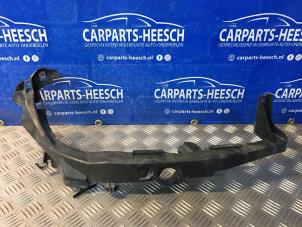 Used Headlight frame, right BMW 3 serie (E90) 318i 16V Price € 26,25 Margin scheme offered by Carparts Heesch
