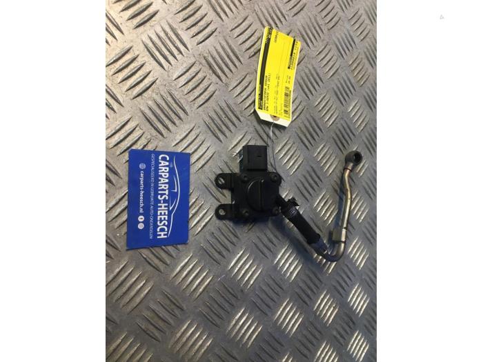Begagnade Bränsletryckssensor BMW 1 serie (E81) 118d 16V Pris € 20,00 Marginaltabell erbjuds av Carparts Heesch