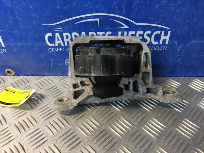 Used Engine mount Ford Focus 3 Wagon 1.0 Ti-VCT EcoBoost 12V 125 Price € 25,00 Margin scheme offered by Carparts Heesch
