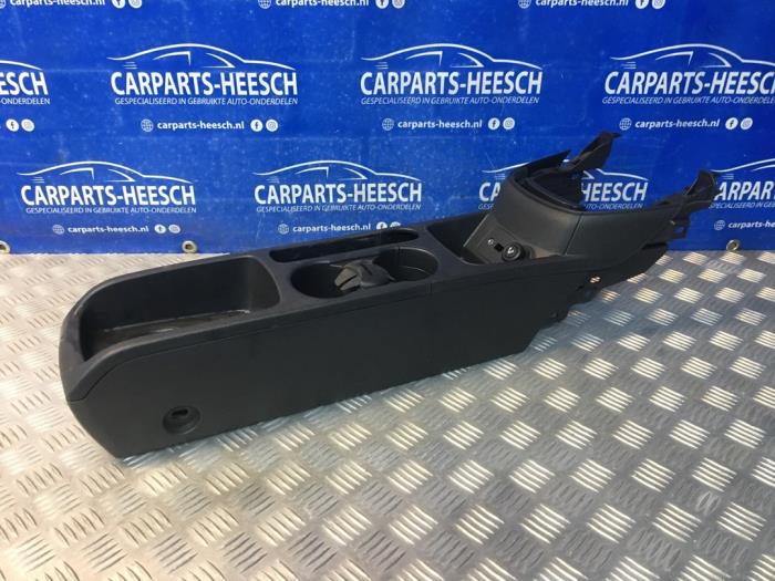 Middle console from a Ford Fiesta 6 (JA8) 1.0 EcoBoost 12V 100 2016
