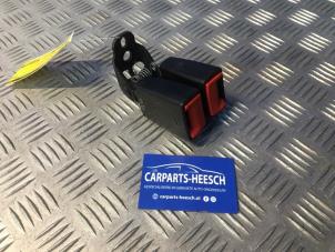 Used Rear seatbelt buckle, centre Ford Focus 2 Wagon 1.8 16V Price € 21,00 Margin scheme offered by Carparts Heesch