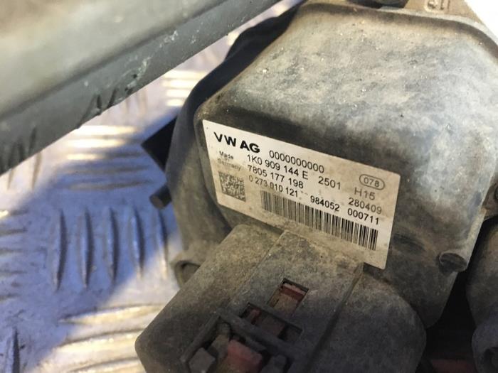 Power steering box Volkswagen Touran 1.4 16V TSI 140 1K0909144E VWAG