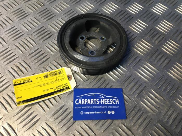 Crankshaft pulley from a BMW 1 serie (F20) 116i 1.6 16V 2012