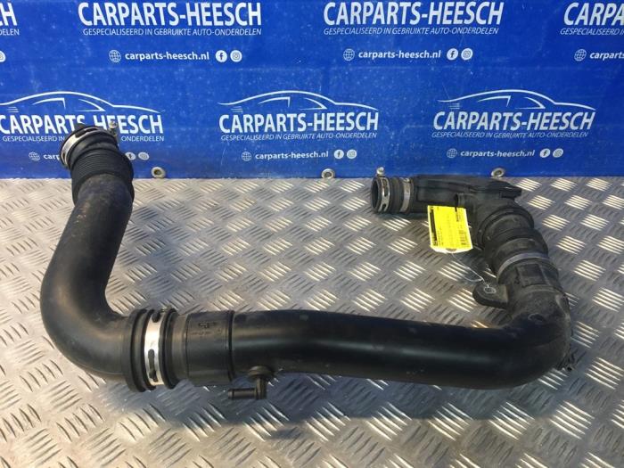 Gebrauchte Intercooler Rohr Ford Fiesta 6 (JA8) 1.0 EcoBoost 12V 100 Preis € 40,00 Margenregelung angeboten von Carparts Heesch