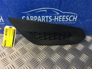 Used Bumper grille Volvo V60 I (FW/GW) 1.6 T3 16V Price € 21,00 Margin scheme offered by Carparts Heesch