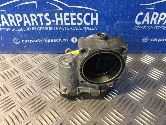 Throttle body from a BMW 3 serie Touring (E91) 318i 16V 2007