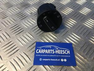 Usados Interruptor de luz Volkswagen Polo Precio € 21,00 Norma de margen ofrecido por Carparts Heesch
