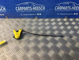 Used Hood lever Ford Focus 3 Wagon 1.6 EcoBoost 16V 150 Price € 26,25 Margin scheme offered by Carparts Heesch