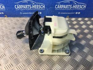 Used Gear-change mechanism Ford C-Max (DM2) 2.0 16V Price € 52,50 Margin scheme offered by Carparts Heesch