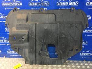 Usagé Plaque de protection moteur Ford C-Max (DM2) 2.0 16V Prix € 47,25 Règlement à la marge proposé par Carparts Heesch
