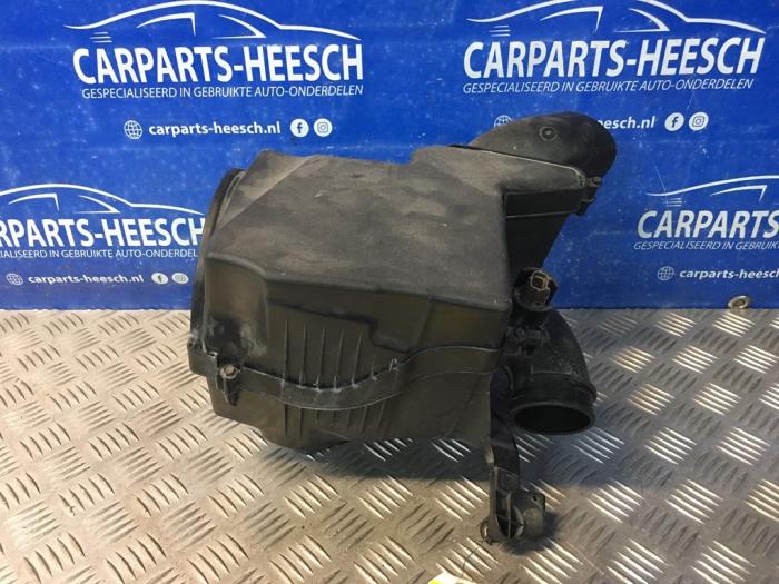 Begagnade Luftfilterhus Ford Focus 3 1.0 Ti-VCT EcoBoost 12V 125 Pris € 40,00 Marginaltabell erbjuds av Carparts Heesch