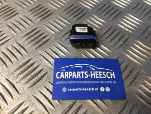 Used Central locking switch Ford Focus 3 1.0 Ti-VCT EcoBoost 12V 125 Price € 10,50 Margin scheme offered by Carparts Heesch