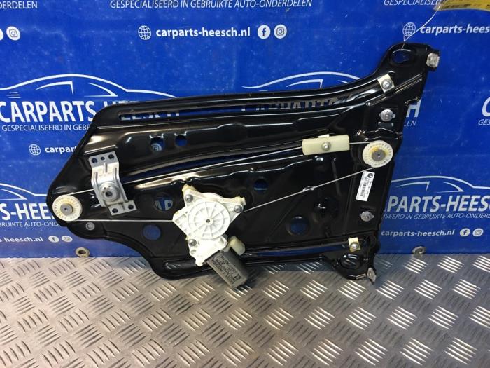 Rear window mechanisms 2-door, right with part number 408 stock