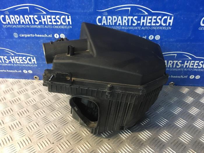 Air box from a Volvo V60 I (FW/GW) 1.6 DRIVe 2011