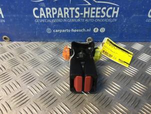 Used Rear seatbelt buckle, centre Volvo V60 I (FW/GW) 1.6 DRIVe Price € 21,00 Margin scheme offered by Carparts Heesch