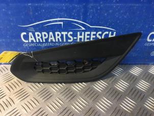 Used Bumper grille Volvo V60 I (FW/GW) 1.6 DRIVe Price € 21,00 Margin scheme offered by Carparts Heesch