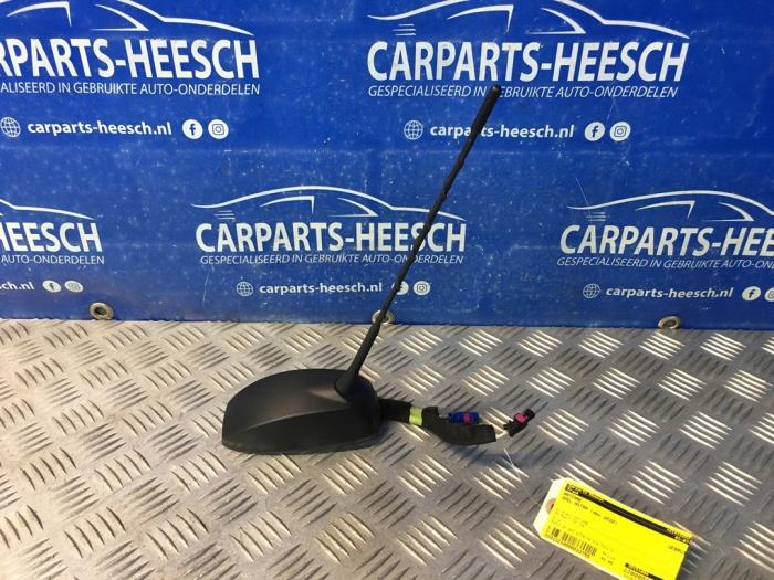 Używane Antena Opel Astra K 1.4 Turbo 16V Cena € 45,00 Procedura marży oferowane przez Carparts Heesch