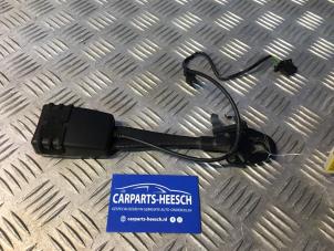 Used Front seatbelt buckle, left Audi A4 Avant (B8) 1.8 TFSI 16V Price € 21,00 Margin scheme offered by Carparts Heesch