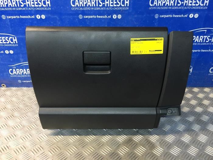 Gebrauchte Handschuhfach Mazda 5 (CR19) 1.8i 16V Preis € 25,00 Margenregelung angeboten von Carparts Heesch