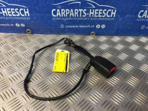 Usagé Insertion ceinture de sécurité avant gauche Mazda 5 (CR19) 1.8i 16V Prix € 21,00 Règlement à la marge proposé par Carparts Heesch