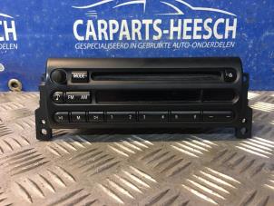 Used Radio CD player Mini Mini Cooper S (R53) 1.6 16V Price € 42,00 Margin scheme offered by Carparts Heesch