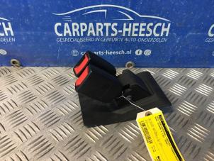 Used Rear seatbelt buckle, centre Mini Mini Cooper S (R53) 1.6 16V Price € 21,00 Margin scheme offered by Carparts Heesch