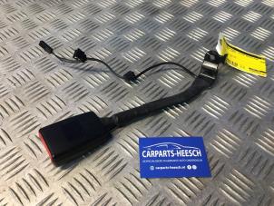 Used Front seatbelt buckle, right Volkswagen Touran (1T1/T2) 1.4 16V TSI 140 Price € 21,00 Margin scheme offered by Carparts Heesch