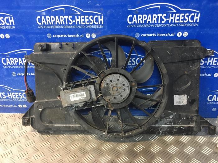 Gebrauchte Kühlerventilator Volvo V50 (MW) 2.0 D 16V Preis € 30,00 Margenregelung angeboten von Carparts Heesch