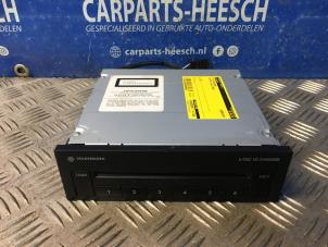 Używane Zmieniarka CD Volkswagen Eos (1F7/F8) 2.0 TFSI 16V Cena € 42,00 Procedura marży oferowane przez Carparts Heesch