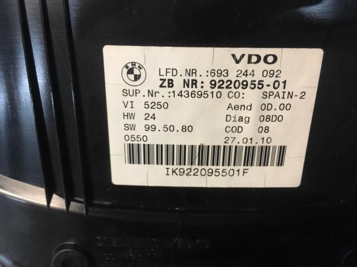 Cuentakilómetros de un BMW 3 serie (E90) 318i 16V 2010