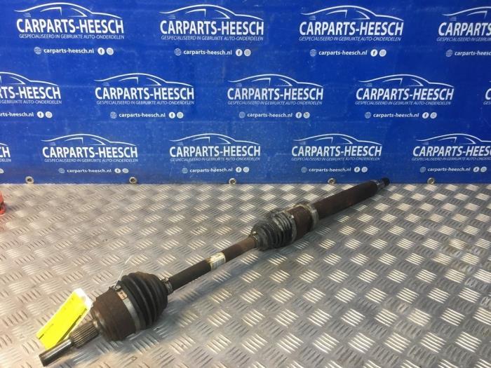 Front drive shaft, right from a Ford Focus 3 Wagon 1.0 Ti-VCT EcoBoost 12V 125 2016