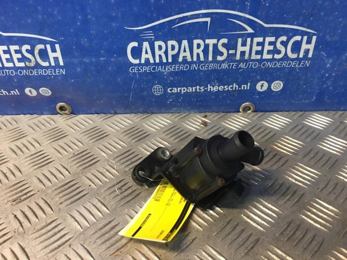 Begagnade Extra vattenpump Ford C-Max (DXA) 1.5 Ti-VCT EcoBoost 150 16V Pris € 40,00 Marginaltabell erbjuds av Carparts Heesch