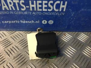 Usados Sensor asistente de frenado Ford Fiesta 6 (JA8) 1.0 EcoBoost 12V 100 Precio € 31,50 Norma de margen ofrecido por Carparts Heesch