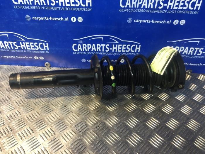 Front shock absorber, right from a Volkswagen Scirocco (137/13AD) 2.0 TSI 16V 2010
