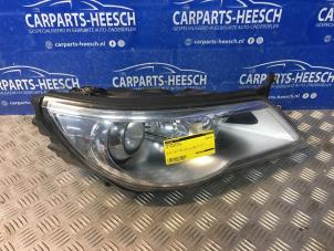 Used Headlight, right Volkswagen Tiguan (5N1/2) Price on request offered by Carparts Heesch