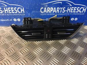 Used Dashboard vent Ford Focus 4 1.5 EcoBoost 12V 150 Price € 52,50 Margin scheme offered by Carparts Heesch