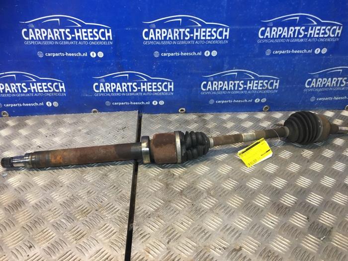 Front drive shaft, right from a Ford Focus 3 1.0 Ti-VCT EcoBoost 12V 125 2017