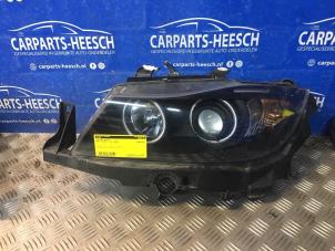 Used Headlight, right BMW 3 serie (E90) 318i 16V Price € 210,00 Margin scheme offered by Carparts Heesch