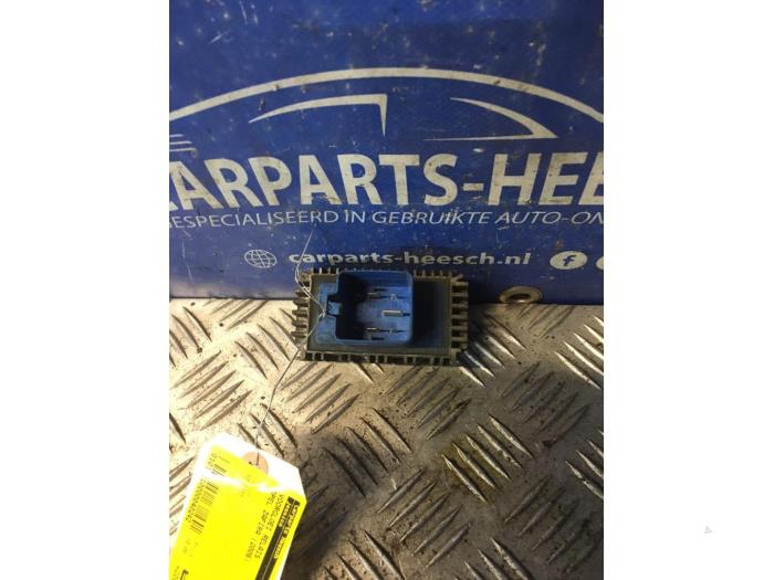 Glow plug relay Opel Zafira 1.9 CDTI 55353011 Carparts Heesch
