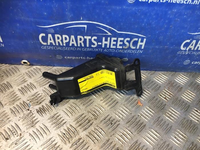 Begagnade Styrservotank Audi A4 Pris € 15,00 Marginaltabell erbjuds av Carparts Heesch
