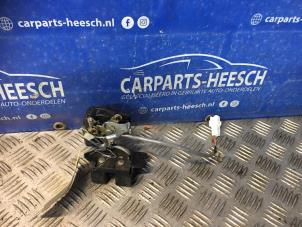 Used Tailgate lock mechanism Toyota Corolla Verso (E12) 1.8 16V VVT-i Price € 26,25 Margin scheme offered by Carparts Heesch