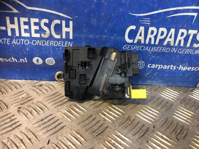 Usagé Ordinateur divers Opel Vectra Prix € 25,00 Règlement à la marge proposé par Carparts Heesch