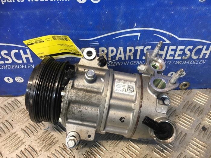 Usagé Compresseur de clim Ford Fiesta 7 1.1 Ti-VCT 12V 70 Prix € 65,00 Règlement à la marge proposé par Carparts Heesch