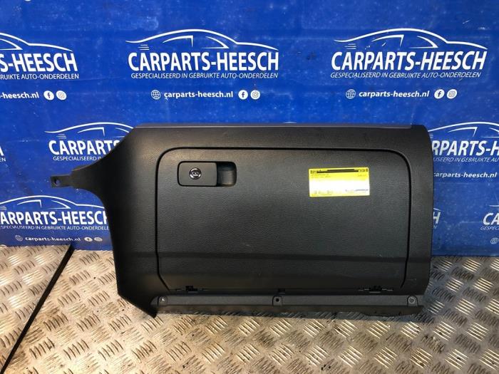 Begagnade Handskfack Volkswagen Eos (1F7/F8) 1.4 TSI 16V Pris € 40,00 Marginaltabell erbjuds av Carparts Heesch