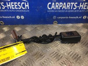 Used Front seatbelt buckle, right Ford S-Max (GBW) 1.6 EcoBoost 16V Price € 21,00 Margin scheme offered by Carparts Heesch