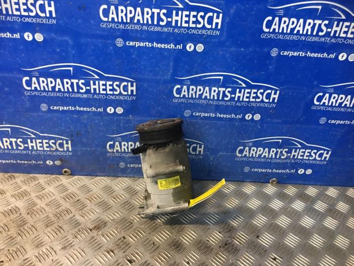 Usagé Compresseur de clim Ford Focus 3 Wagon 1.6 SCTi 16V Prix € 65,00 Règlement à la marge proposé par Carparts Heesch