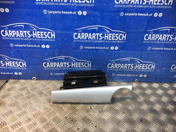 Begagnade Handskfack Mini Mini (R56) 1.4 16V One Pris € 45,00 Marginaltabell erbjuds av Carparts Heesch